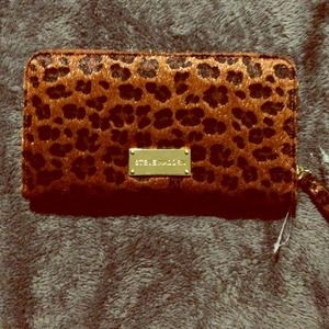 BUNDLED!! !!!!steve madden wallet print