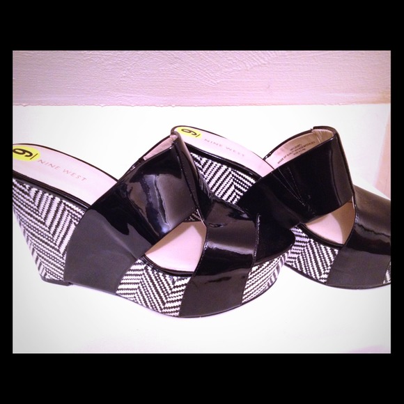 Nine West wedge size 9