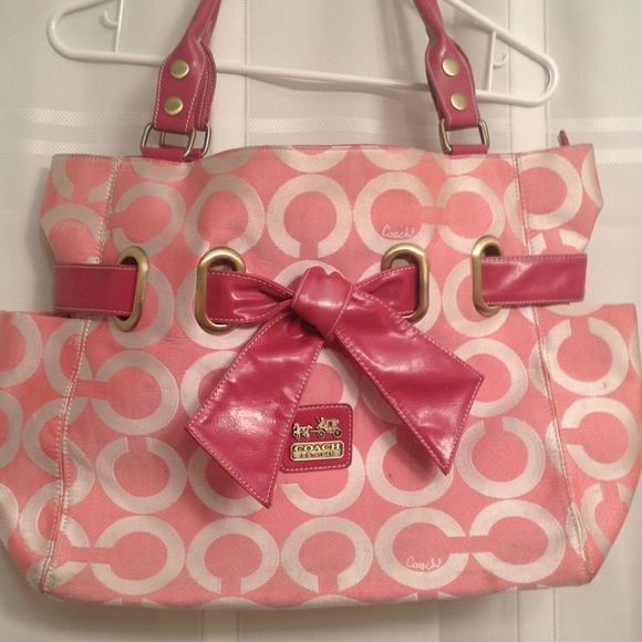 Hot pink bag! 💋