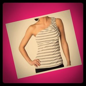 BUNDLE1shoulder grey & white striped shirt & black