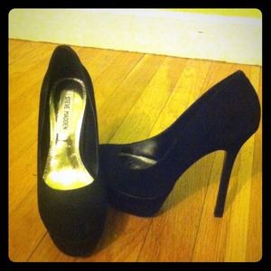 Steve Madden high heel -- black