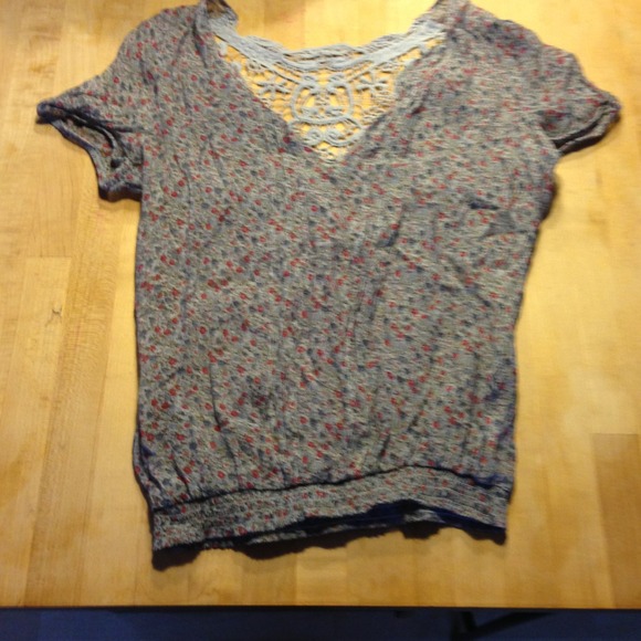🌺🌸SOLD🌸🌺Maurices Floral lace top