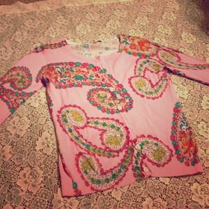Adorable pink sweater with paisley floral designs