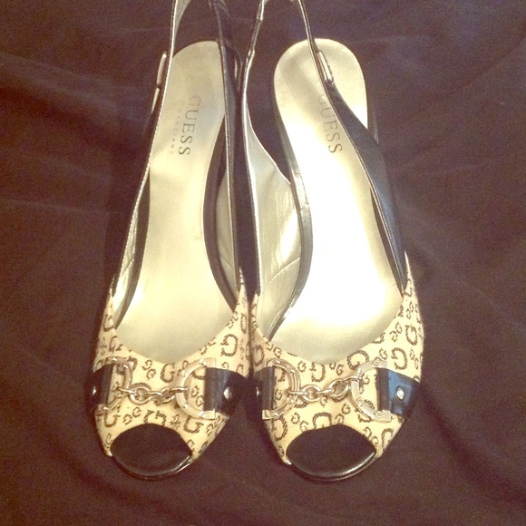 💥RESERVED 💥Guess heels