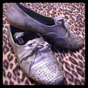 Studded Silver Tone Oxford Style Shoes!