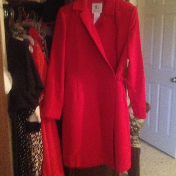 Red long sleeve dress. Perfect for work.