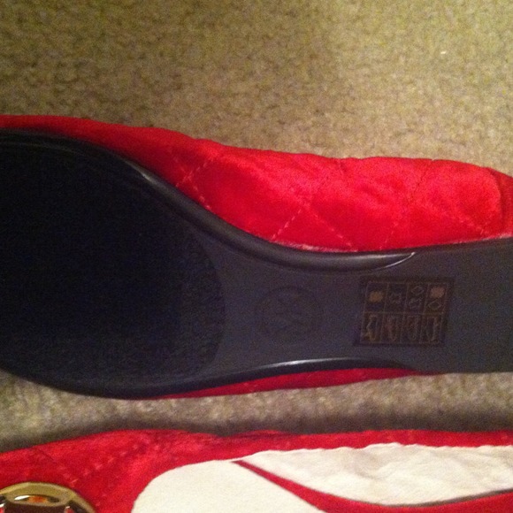 SOLD❗❗❗Authentic mk flats - Picture 3 of 4
