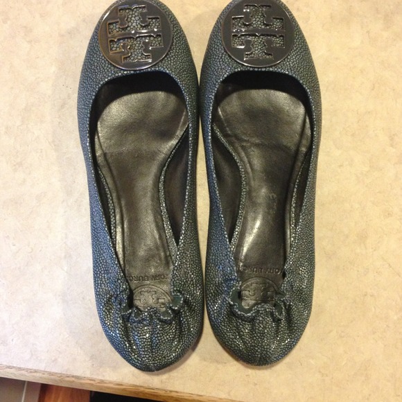 Auth Tory Burch Revs flats!!