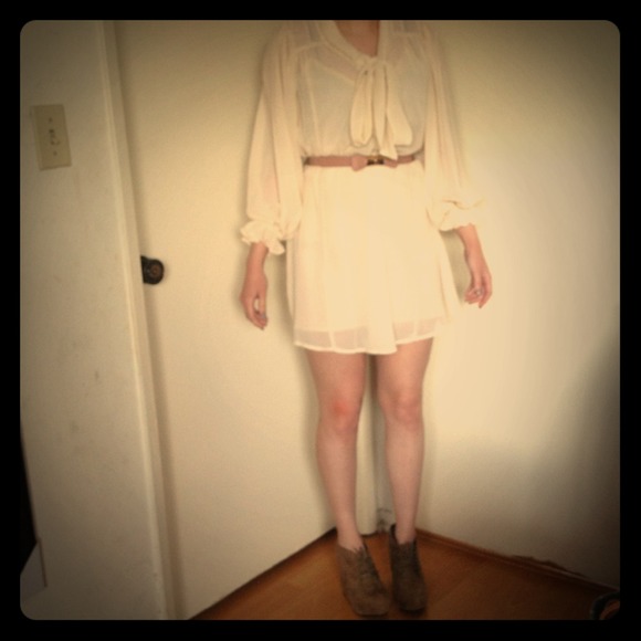 🎀host pick🎀 Asos petite nude dress never worn!