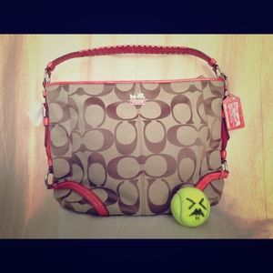 Coach signature shoulder!! Brand new with bag😍