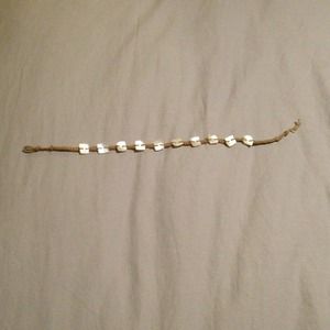 Choker rope and shell necklace