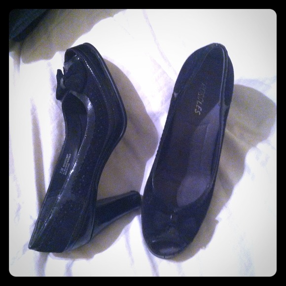 Black Aerosoles shoes with bow!🎀 Super comfy!