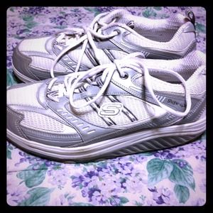 Skechers shape ups new worn once !! Size 11 clean