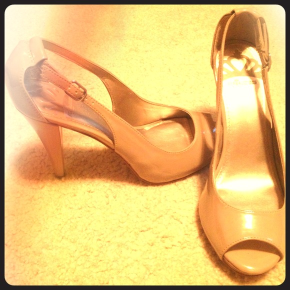 Fergalicious high heel tan shoes