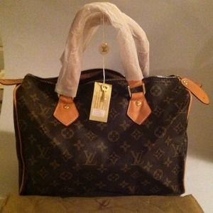 Womens handbag bundle