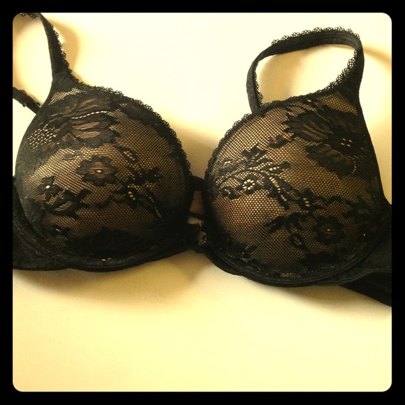 Price REDUCED!! Super sexy VS bra!!