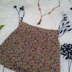 Cute flower print skirt!