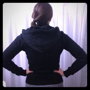 Black zipper hoodie (fo fur inside the hood)