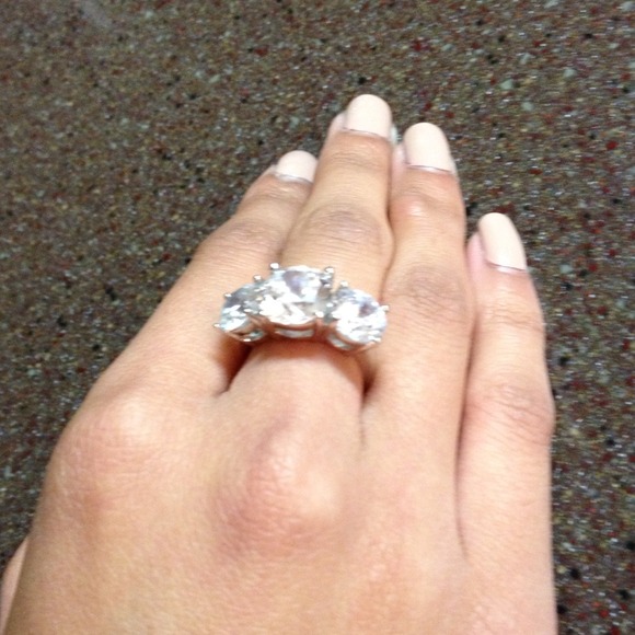 Ring - Picture 3 of 3