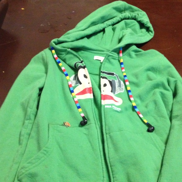 Earbuds in hood strings for your iPod!