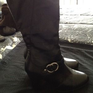 Black avenue boots