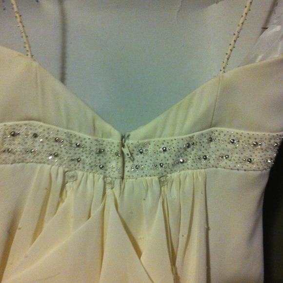 Wedding dress - Picture 3 of 4