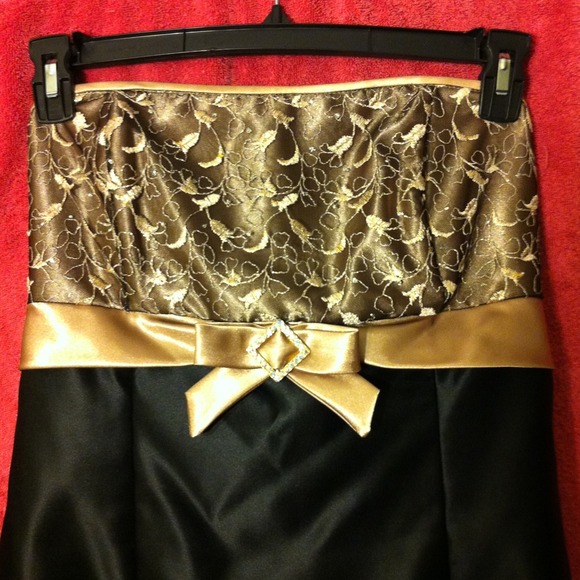 Dress, cocktail - Picture 2 of 4