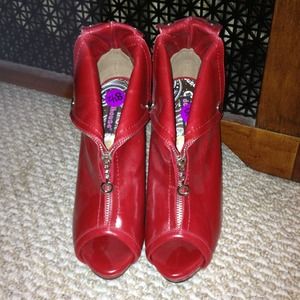 Dollhouse peeptoe booties