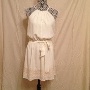 Express cream halter dress💐💐