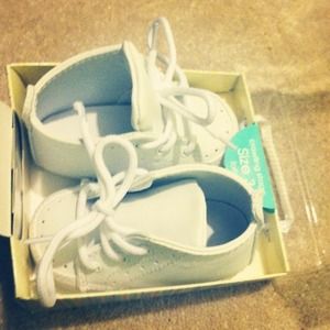 Nursery Rhyme crawling stage shoes.