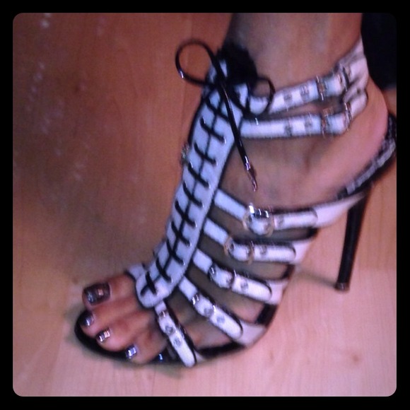 Betsey Johnson size 8 strappy heel