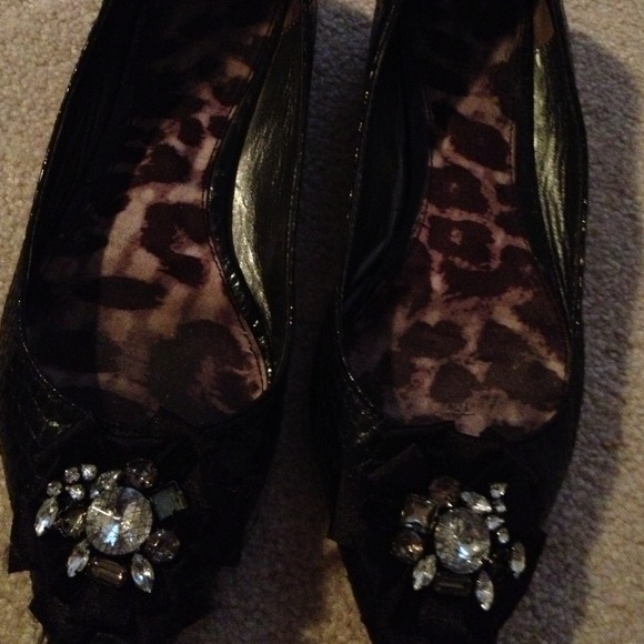 Loft Black Flat with Cheetah lining & Jewel Accent