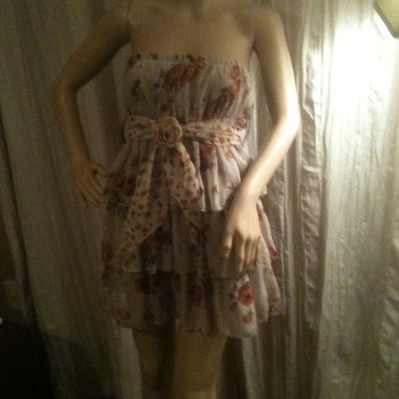 ♦♦SOLD♦♦Rue 21 Floral Ruffle Dress/Top