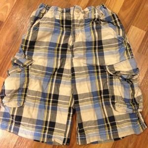 💢Sold💢 bundle for aellaraine Boys shorts-Size 14