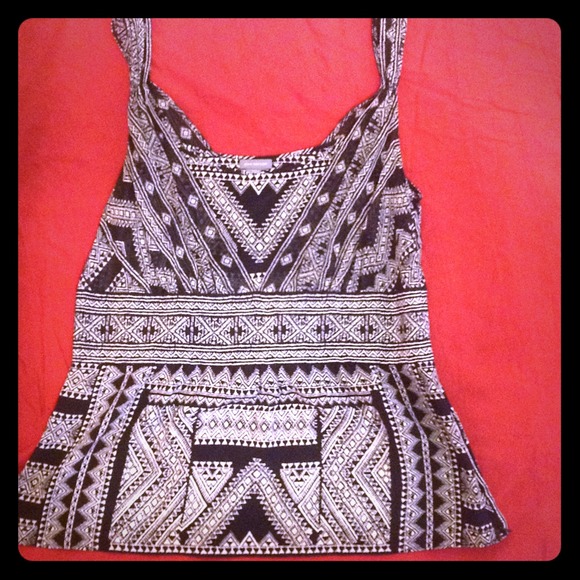 👚Reserved for Deja👚Ann Taylor black &white tank