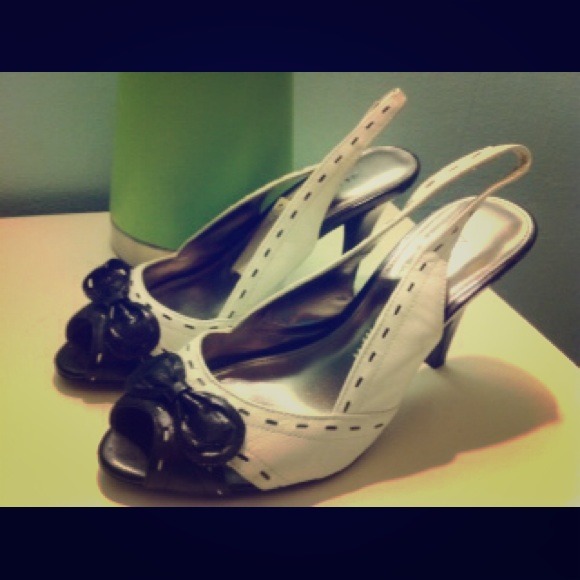 black and white sling back
