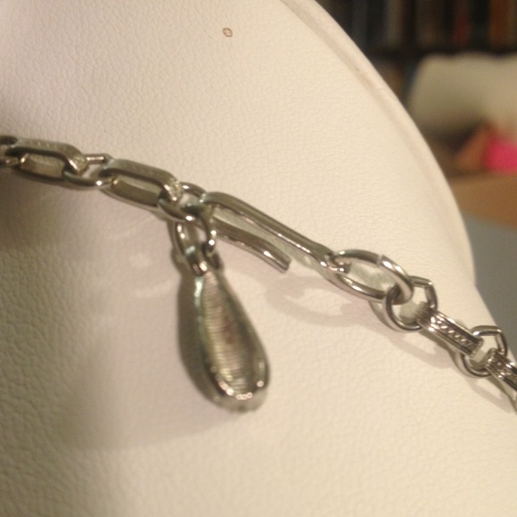 Vintage Silvertone Necklace - Picture 3 of 3