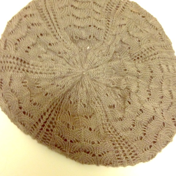 SOLD!!!! Light gray knit beret