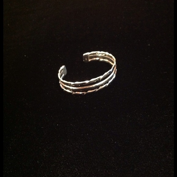 NEW .925 solid sterling silver bracelet.