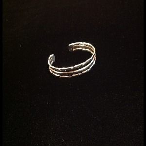 NEW .925 solid sterling silver bracelet.