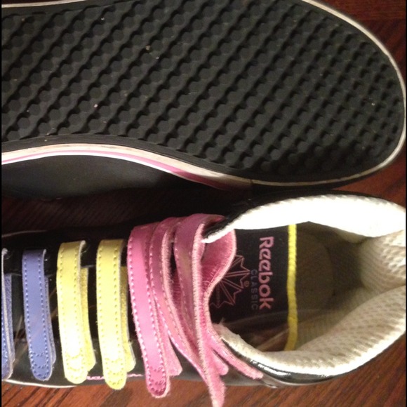 Fun, colorful reebok shoes - Picture 4 of 4