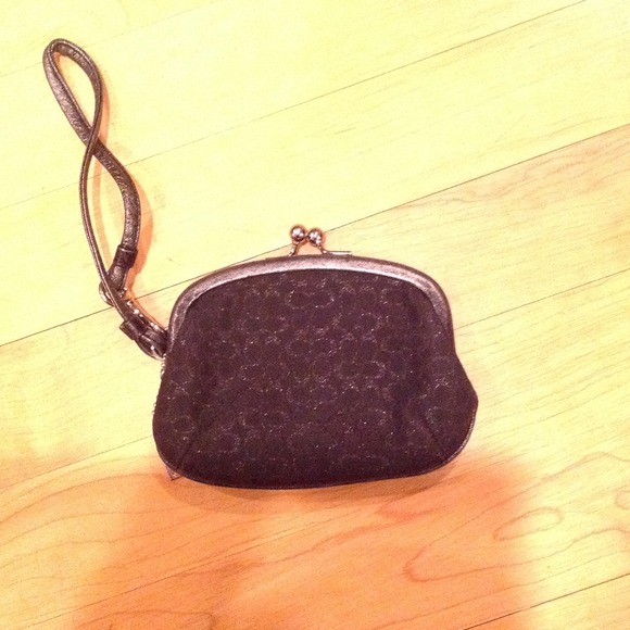 🚫Sold in bundle Coach wristlet