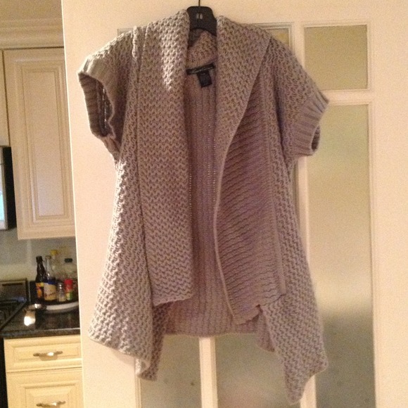 🚫Bundled Kenneth Cole short sleeve wrap