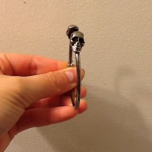 Skull bracelet