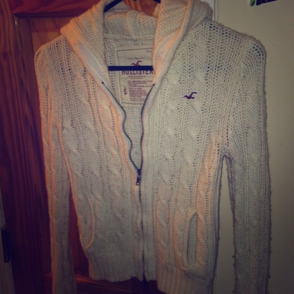 Hollister Sweaters - Hollister sweater!
