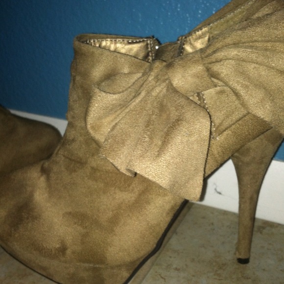 My boyfriend is shorter than am! Never worn!