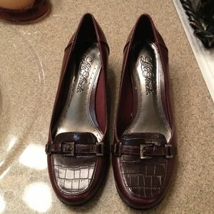 BUNDLED for @gottahaveit55 2 pair of pumps