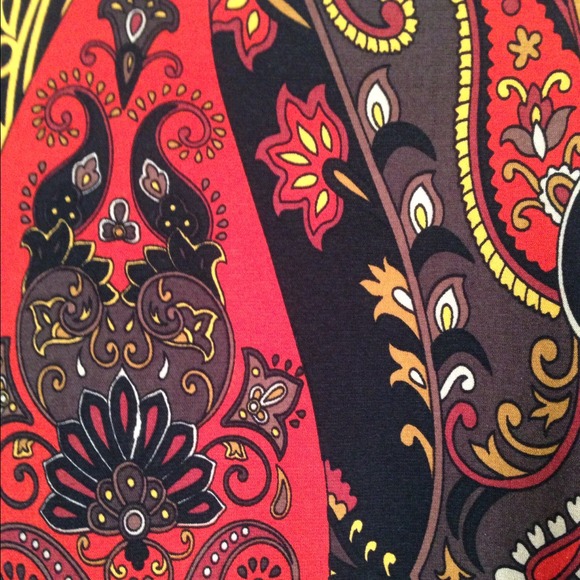 🚫SOLD🚫Cato Earth Tunic Top W/Studs Around Collar - Picture 3 of 4