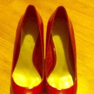 Also patent leather pumps.