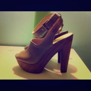 NWOT Olive color with ankle strap